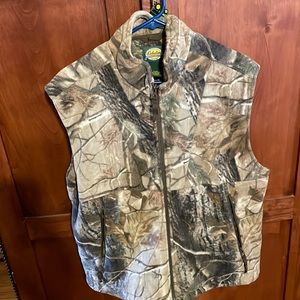 Cabelas real tree camo fleece vest size Large